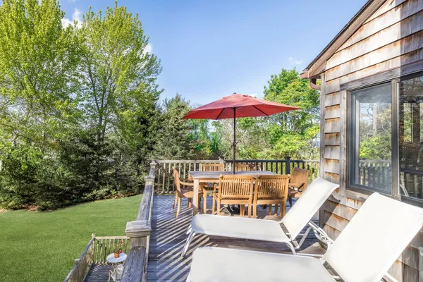 $2,195,000 | 268 Fresh Pond Road, Amagansett, NY 11930