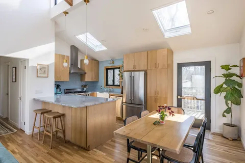 $2,195,000 | 268 Fresh Pond Road, Amagansett, NY 11930