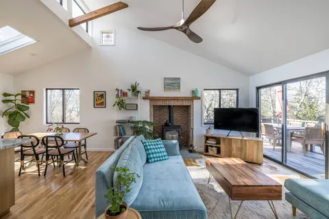 $2,195,000 | 268 Fresh Pond Road, Amagansett, NY 11930