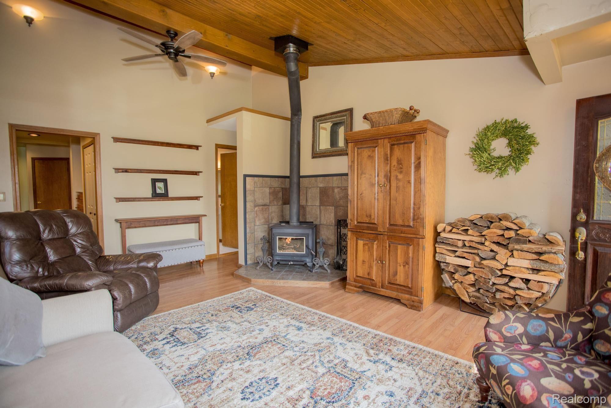376 South Hacker Road Brighton, MI 48114 - Photo 6 of 46 376-s-hacker-00003.jpg