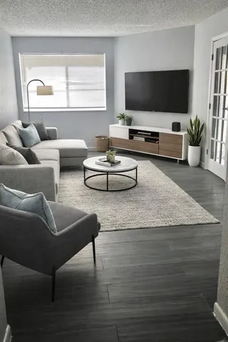 $1,700 | 9733 Westview Drive, Unit 1314, Coral Springs, FL 33076