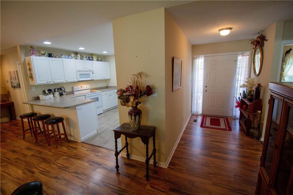 6072 Stratton Court Columbus, IN 47203 - Photo 5 of 17 Gallery Image 5