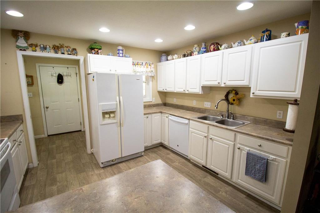 6072 Stratton Court Columbus, IN 47203 - Photo 10 of 17 Gallery Image 10