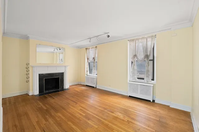 $710,000 | 135 West 58th Street, Unit 1C | Central Park South
