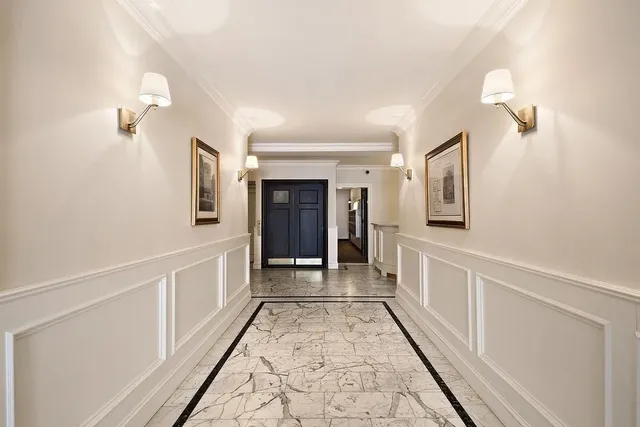 $710,000 | 135 West 58th Street, Unit 1C | Central Park South