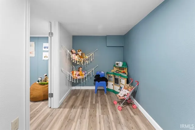 $529,900 | 8652 East Koher Road South, Syracuse, IN 46567