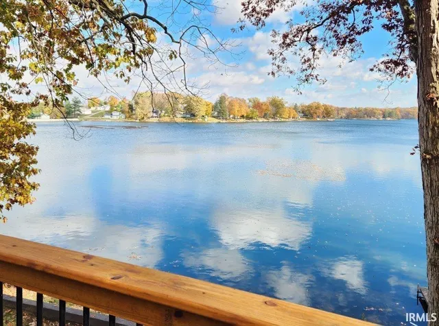 $529,900 | 8652 East Koher Road South, Syracuse, IN 46567