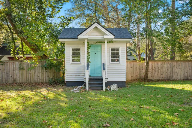 $5,500 | 216 West Carolina Avenue, Summerville, SC 29483