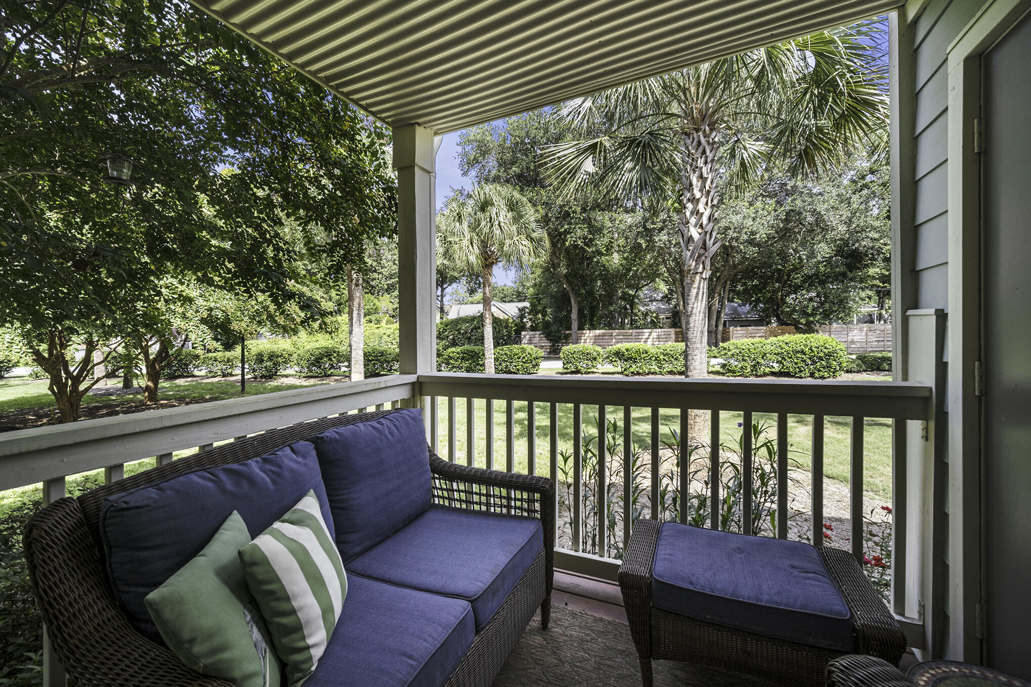1106 Covered Porch/Deck