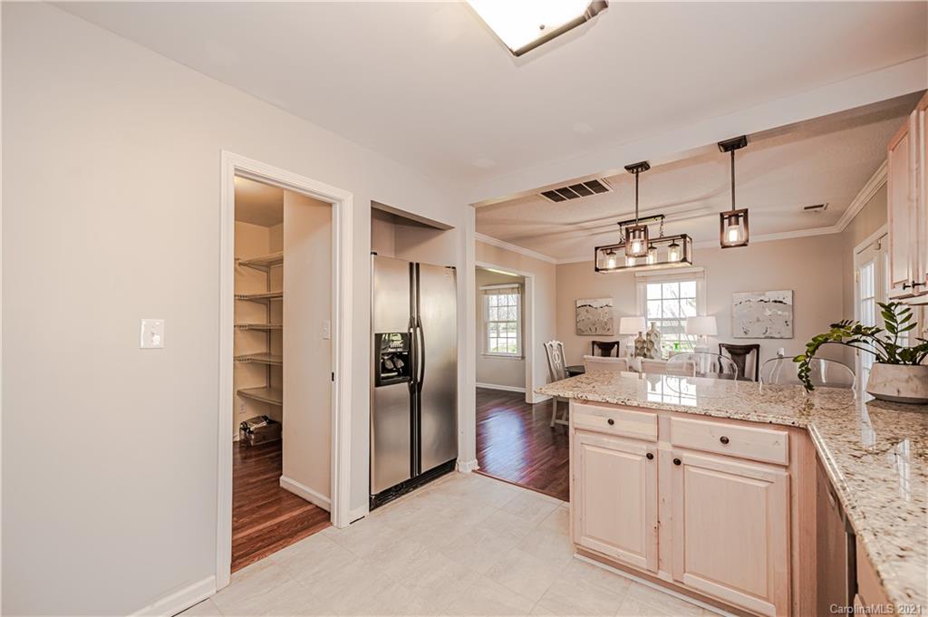 9807 Deer Spring Lane Charlotte, NC 28210 - Photo 14 of 31