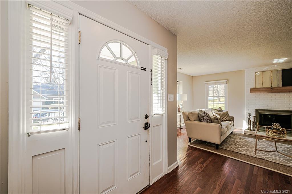 9807 Deer Spring Lane Charlotte, NC 28210 - Photo 3 of 31