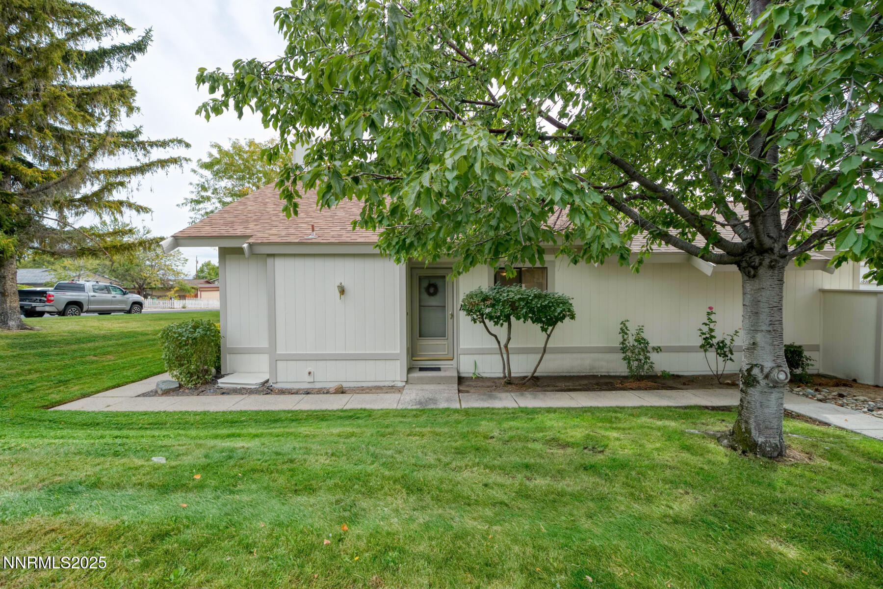 1270 Searchlite Court Reno, NV 89503 - Photo 2 of 52 DSC01855-Edit