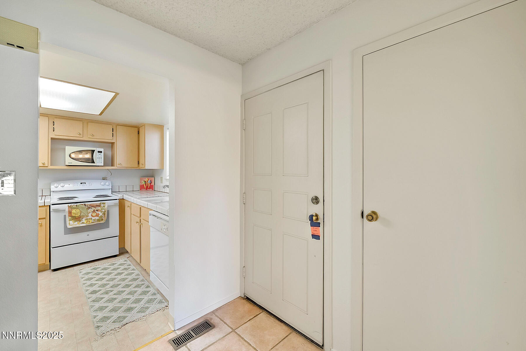 1270 Searchlite Court Reno, NV 89503 - Photo 4 of 52 DSC01882 copy-Edit