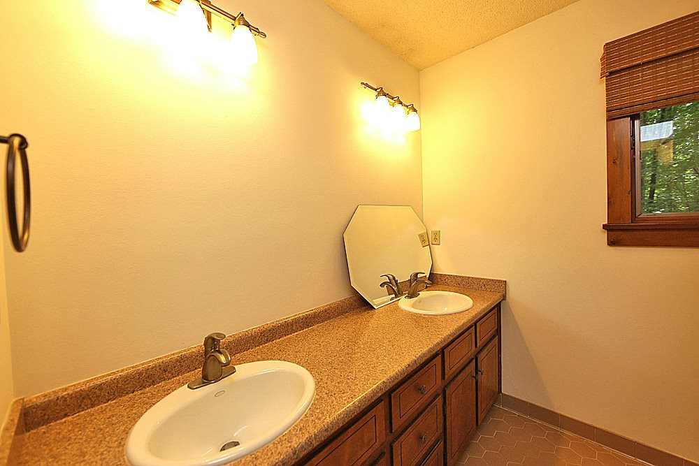 10205 Roadstead Way West Raleigh, NC 27613 - Photo 17 of 22 Bathroom