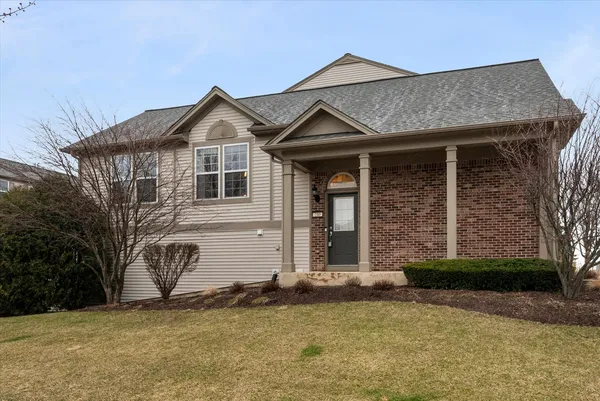$325,000 | 240 Devoe Drive, Oswego, IL 60543