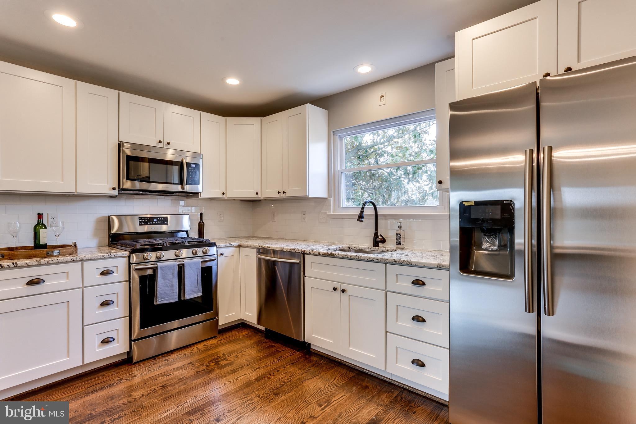 1515 Adamsview Road Baltimore, MD 21228 - Photo 6 of 26 Kitchen