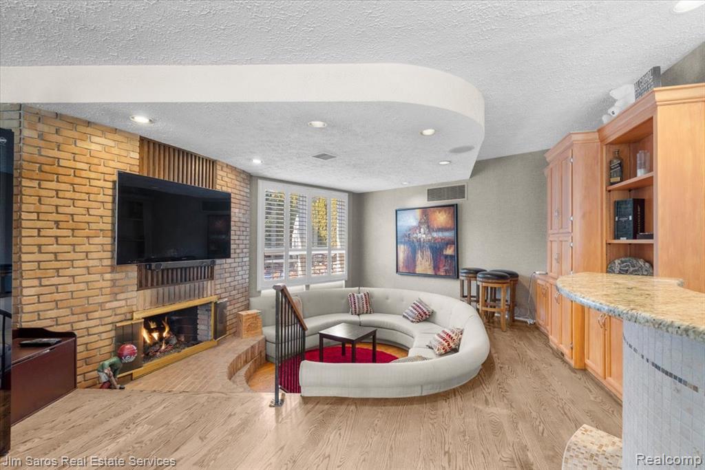 75 South Duval Road Grosse Pointe Shores, MI 48236 - Photo 18 of 50