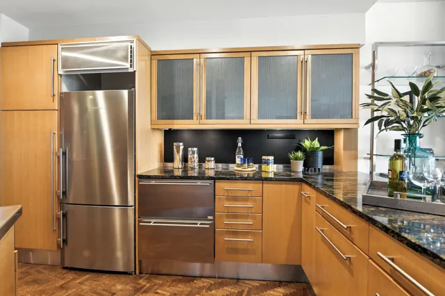 $2,995 | 2950 Dean Parkway, Unit 2205, Minneapolis, MN 55416