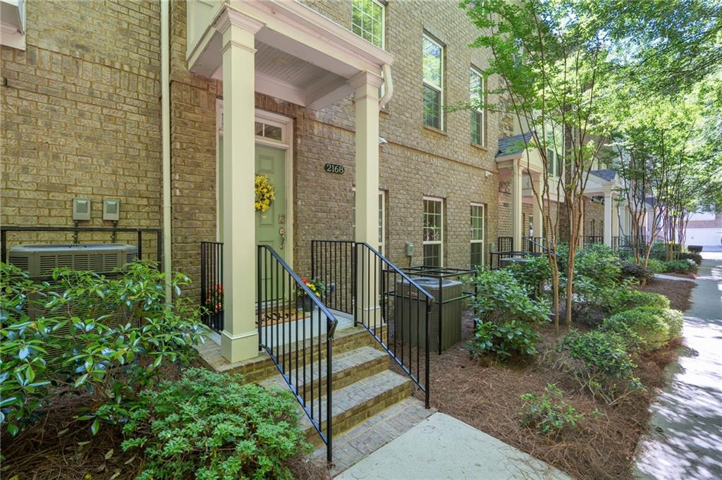 2168 Rock Creek Park Decatur, GA 30033 - Photo 2 of 68