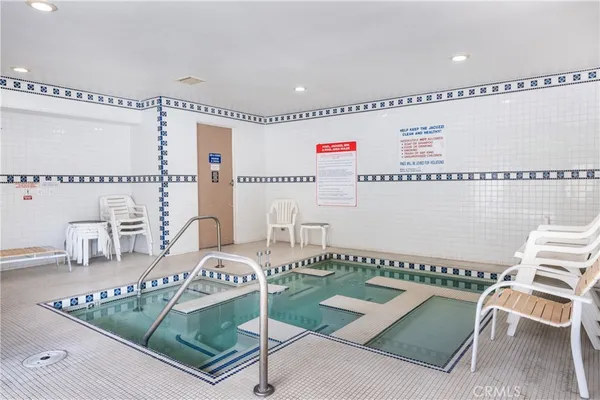 $699,000 | 5236 Yarmouth Avenue, Unit 313, Encino, CA 91316