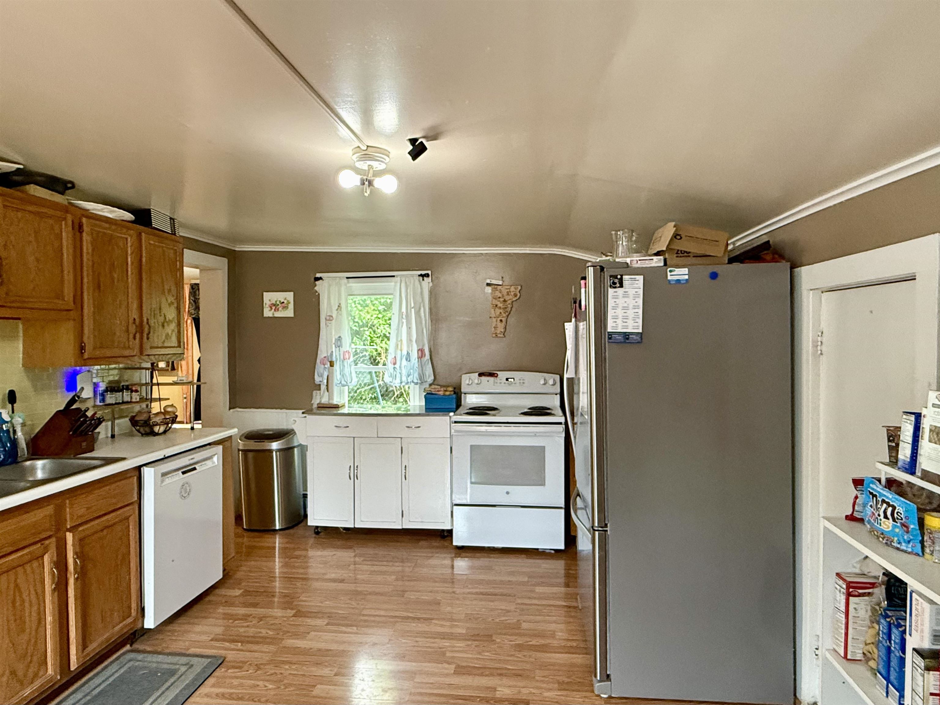 85 Aldis Street St. Albans, VT 05478 - Photo 7 of 42
