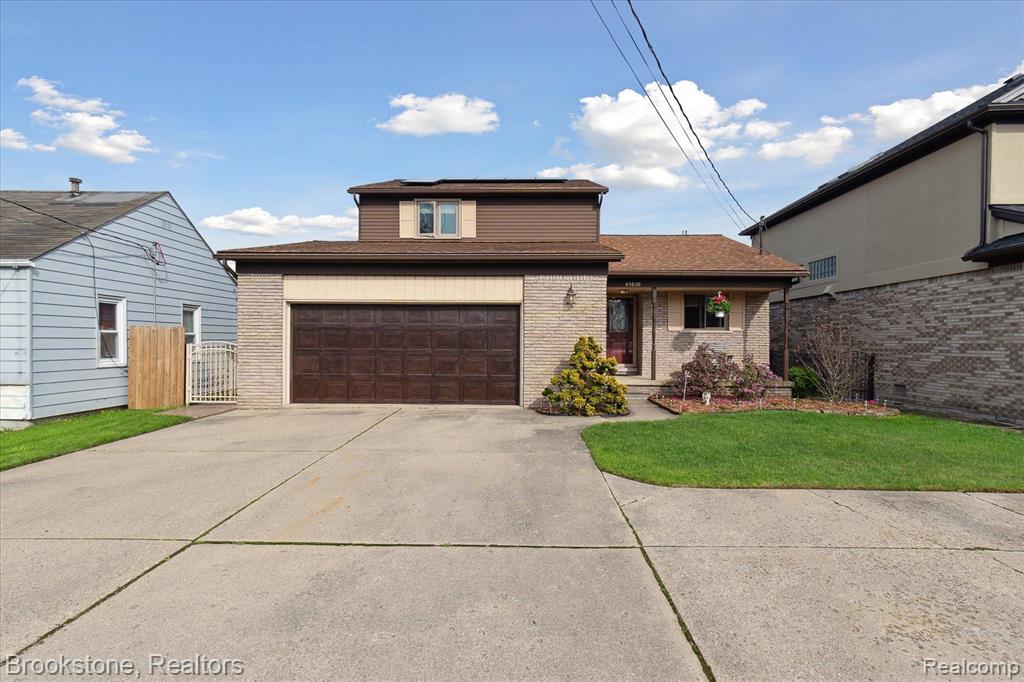 45850 Edgewater Street Chesterfield, MI 48047 - Photo 3 of 61