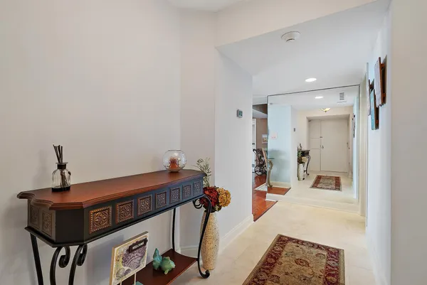 $575,000 | 5380 North Ocean Drive, Unit 10B, Singer Island, FL 33404