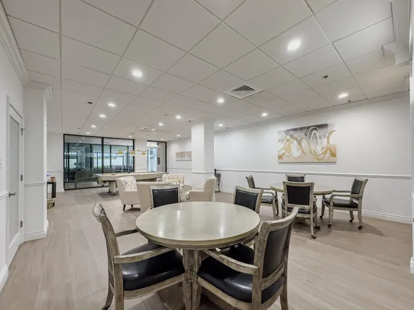 $575,000 | 5380 North Ocean Drive, Unit 10B, Singer Island, FL 33404