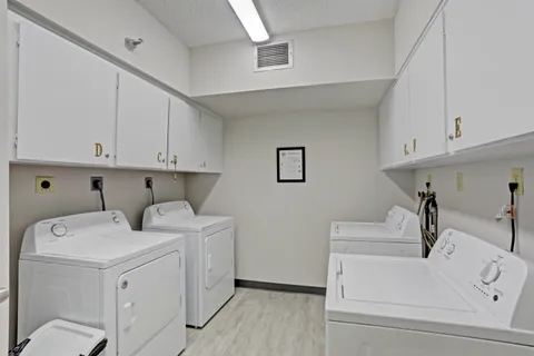 $575,000 | 5380 North Ocean Drive, Unit 10B, Singer Island, FL 33404