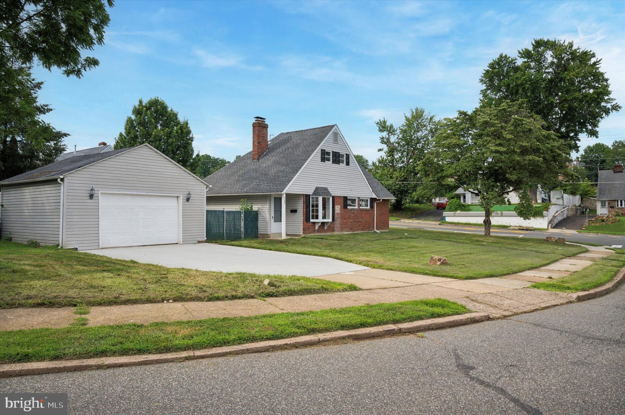 727 Sherrie Road Philadelphia, PA 19115 - Photo 1 of 15