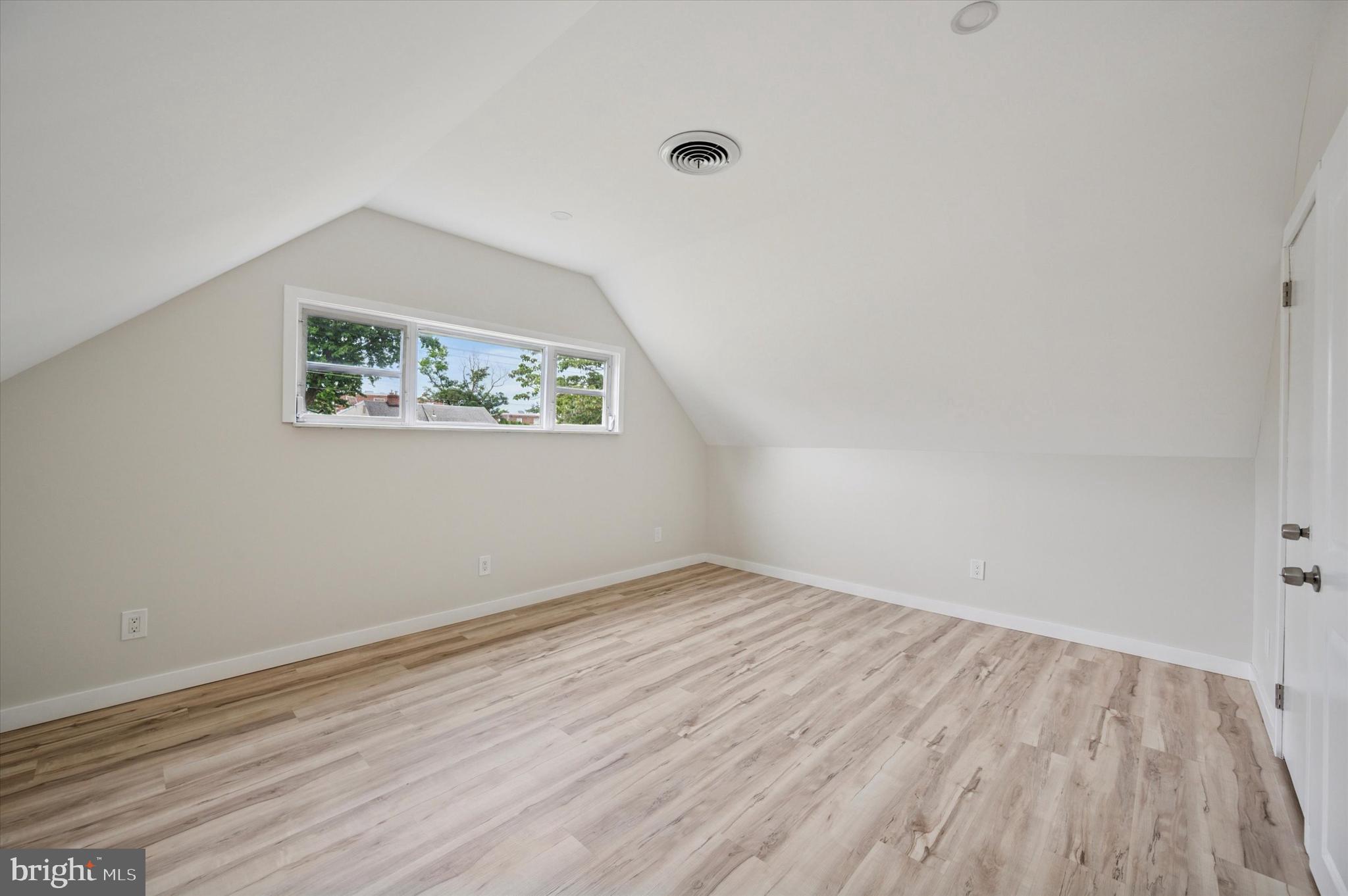 727 Sherrie Road Philadelphia, PA 19115 - Photo 11 of 15