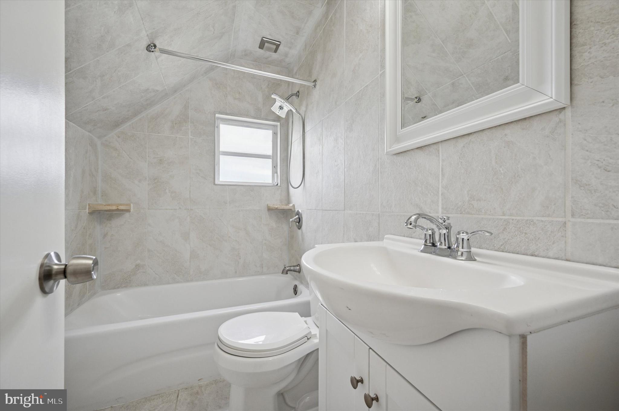 727 Sherrie Road Philadelphia, PA 19115 - Photo 14 of 15