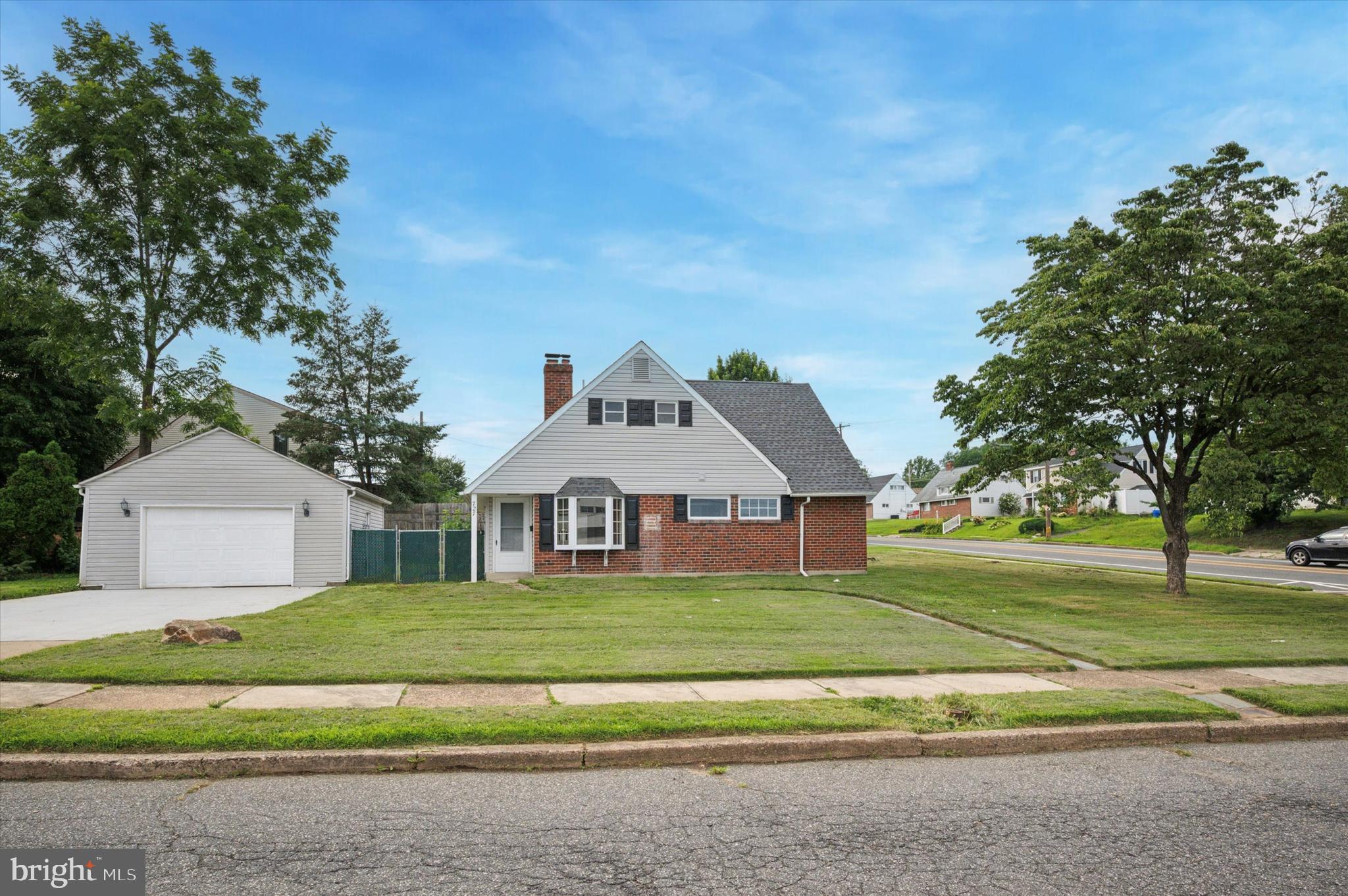 727 Sherrie Road Philadelphia, PA 19115 - Photo 2 of 15