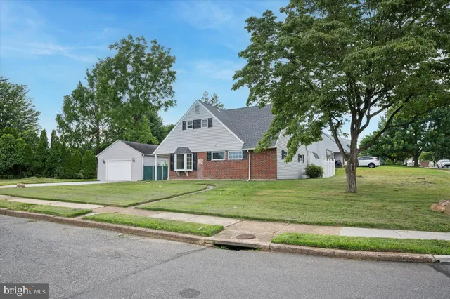 $439,900 | 727 Sherrie Road, Philadelphia, PA 19115