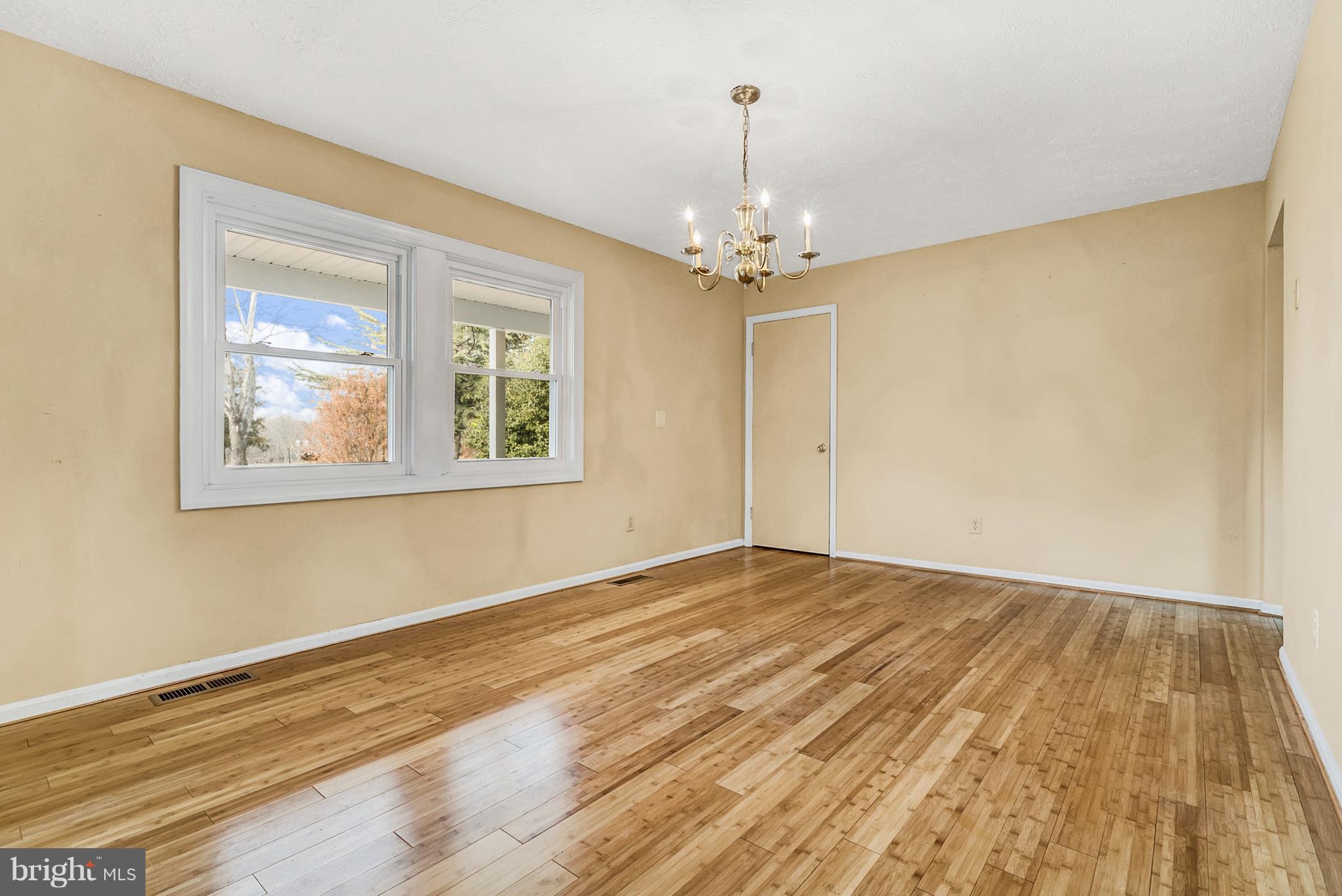 14225 Norman Road Culpeper, VA 22701 - Photo 11 of 30 Separate dining room