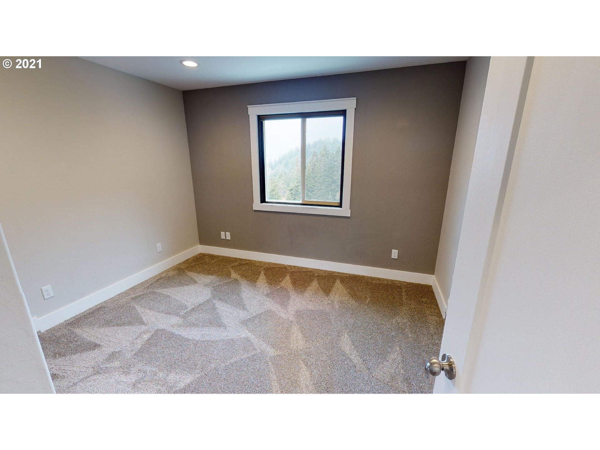 29693 Bear Mountain Road Gold Beach, OR 97444 - Photo 15 of 32 Gallery Image 15