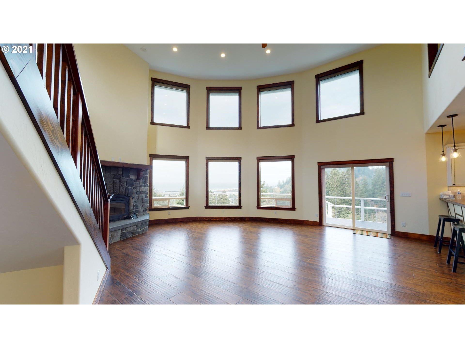 29693 Bear Mountain Road Gold Beach, OR 97444 - Photo 5 of 32 Gallery Image 5