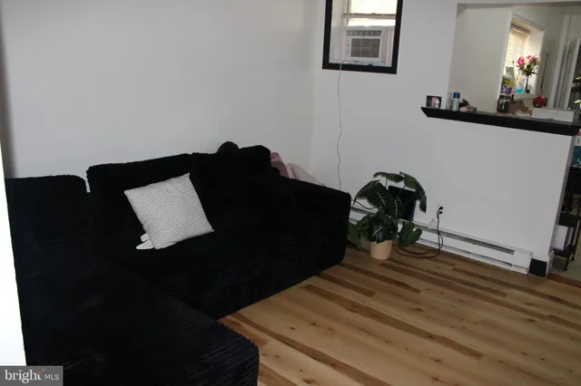 a view of a livingroom with furniture