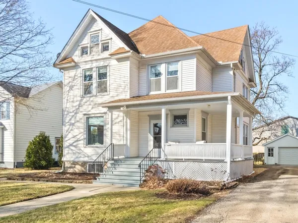 $329,500 | 171 North Sycamore Street, Hinckley, IL 60520
