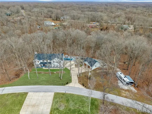 $950,000 | 50 Sunfish Drive, Defiance, MO 63341