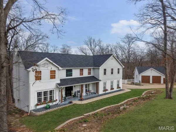 $950,000 | 50 Sunfish Drive, Defiance, MO 63341