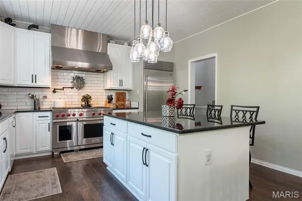 $950,000 | 50 Sunfish Drive, Defiance, MO 63341