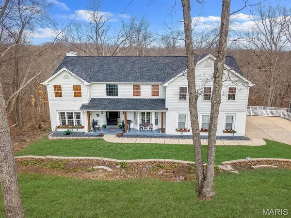$950,000 | 50 Sunfish Drive, Defiance, MO 63341