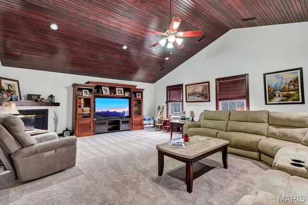 $950,000 | 50 Sunfish Drive, Defiance, MO 63341