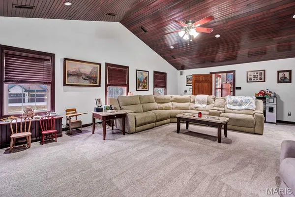 $950,000 | 50 Sunfish Drive, Defiance, MO 63341