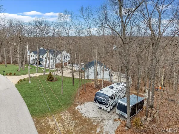 $950,000 | 50 Sunfish Drive, Defiance, MO 63341