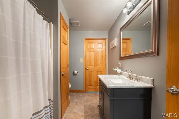 $950,000 | 50 Sunfish Drive, Defiance, MO 63341