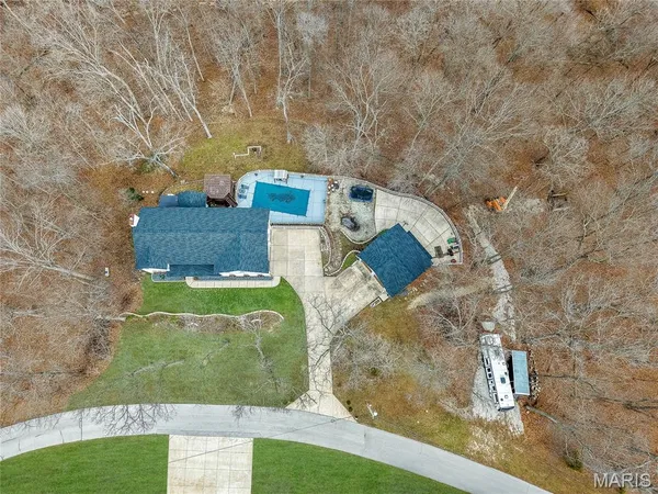 $950,000 | 50 Sunfish Drive, Defiance, MO 63341