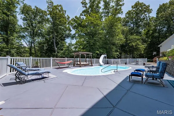 $950,000 | 50 Sunfish Drive, Defiance, MO 63341