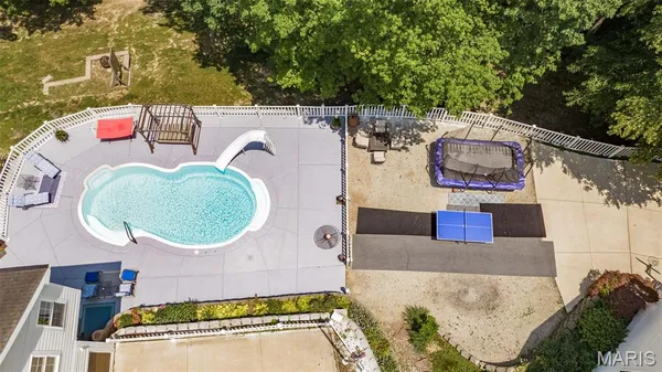 $950,000 | 50 Sunfish Drive, Defiance, MO 63341